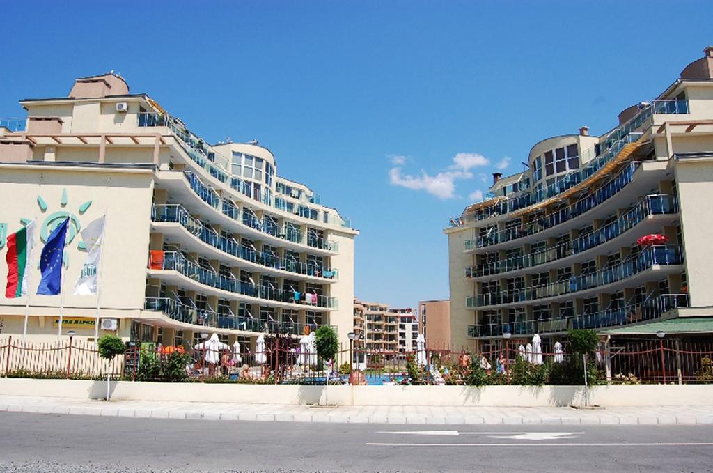 Julia Family - Menada Apartments Napospart Kültér fotó
