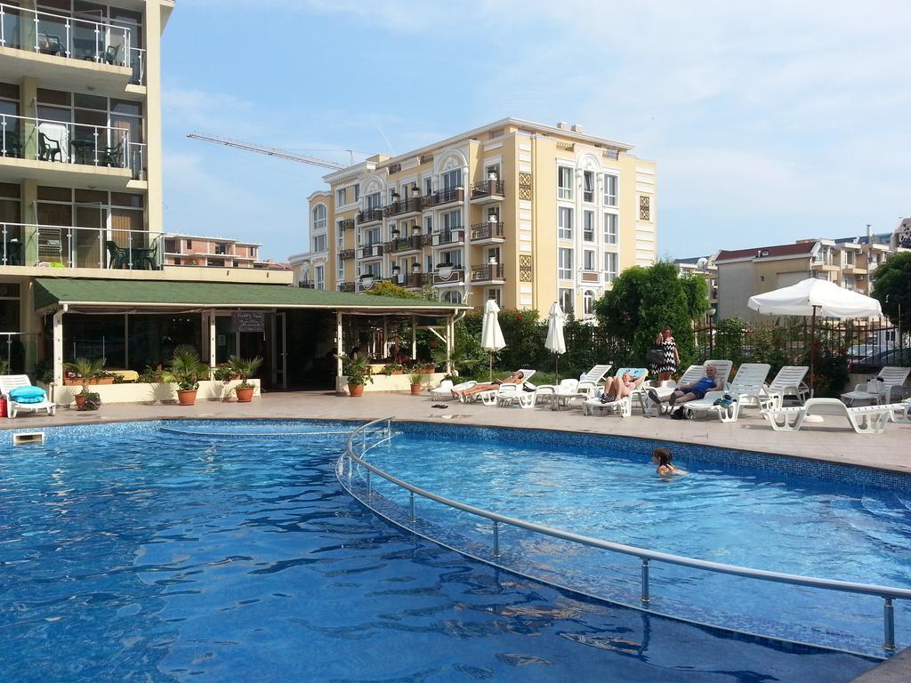 Julia Family - Menada Apartments Napospart Kültér fotó